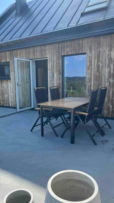 Villa Fint Hus Naera Jaervsoebacken Esterno foto