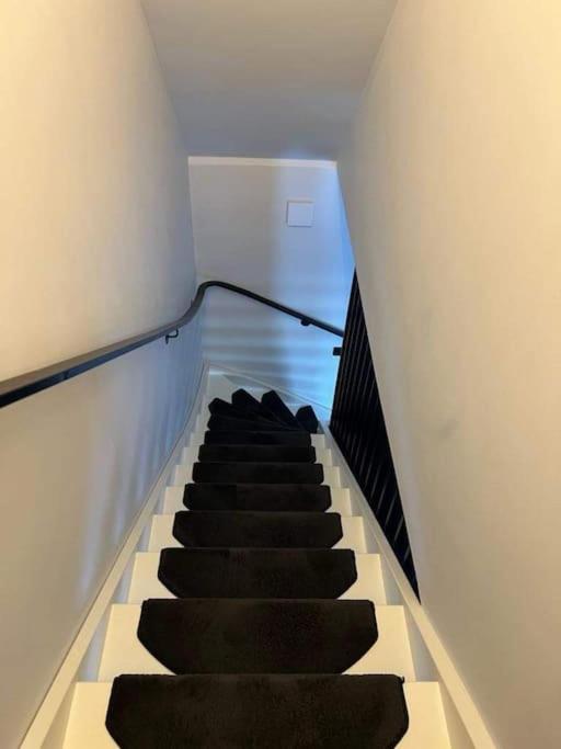 Villa Fint Hus Naera Jaervsoebacken Esterno foto