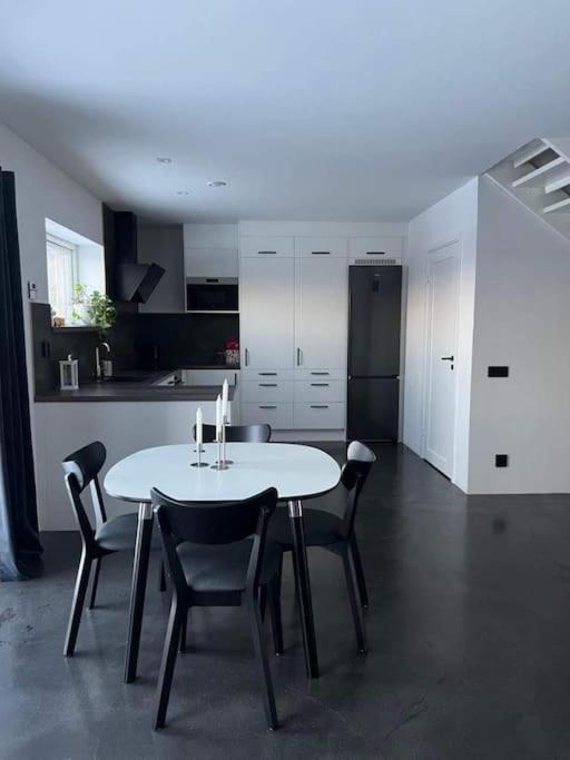 Villa Fint Hus Naera Jaervsoebacken Esterno foto